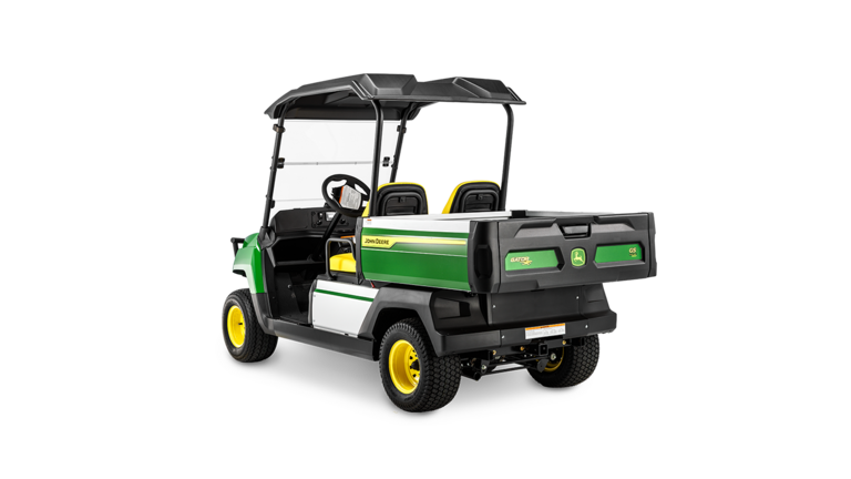 Kargo bölmesini, ikili koltuğu ve koruyucu tavanı gösteren bir John Deere Gator GS benzinli modelinin arkadan açılı görünümü.