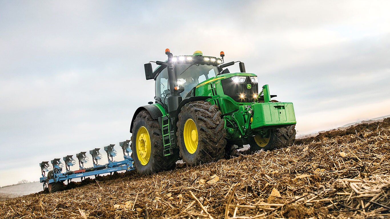 Traktorler John Deere Tr